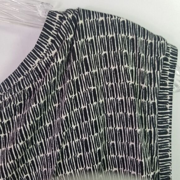 DAISY FUENTES SLEEVELESS TUNIC. SIZE 2X. - Picture 3 of 14